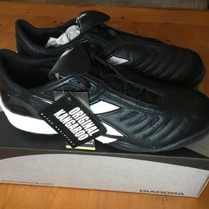 Women's 9-9.5 Diadora Maracana Turf Soccer Shoes